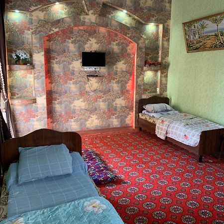 Muharram Homestay In The Neighborhood Of The Registan Square, 家族 ゲストハウス Самарканд Екстериор снимка