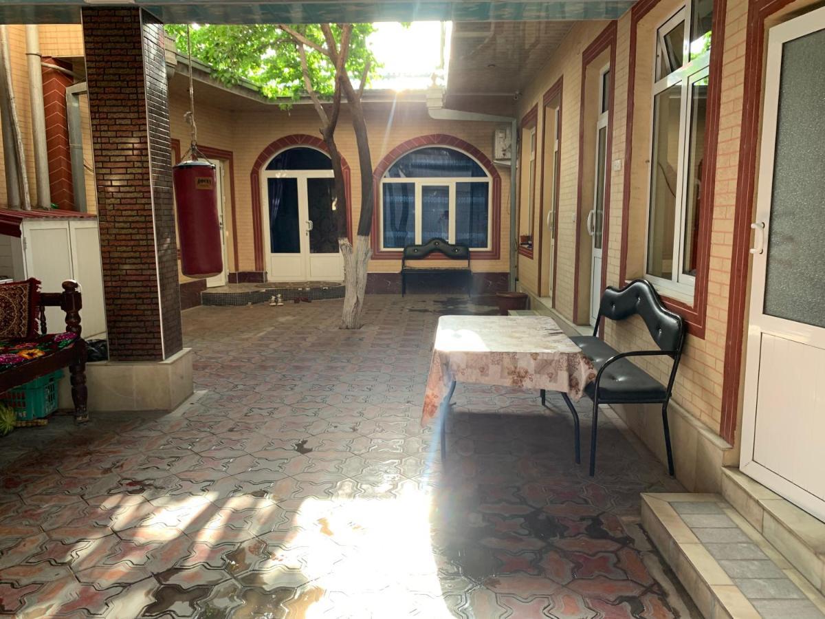 Muharram Homestay In The Neighborhood Of The Registan Square, 家族 ゲストハウス Самарканд Екстериор снимка