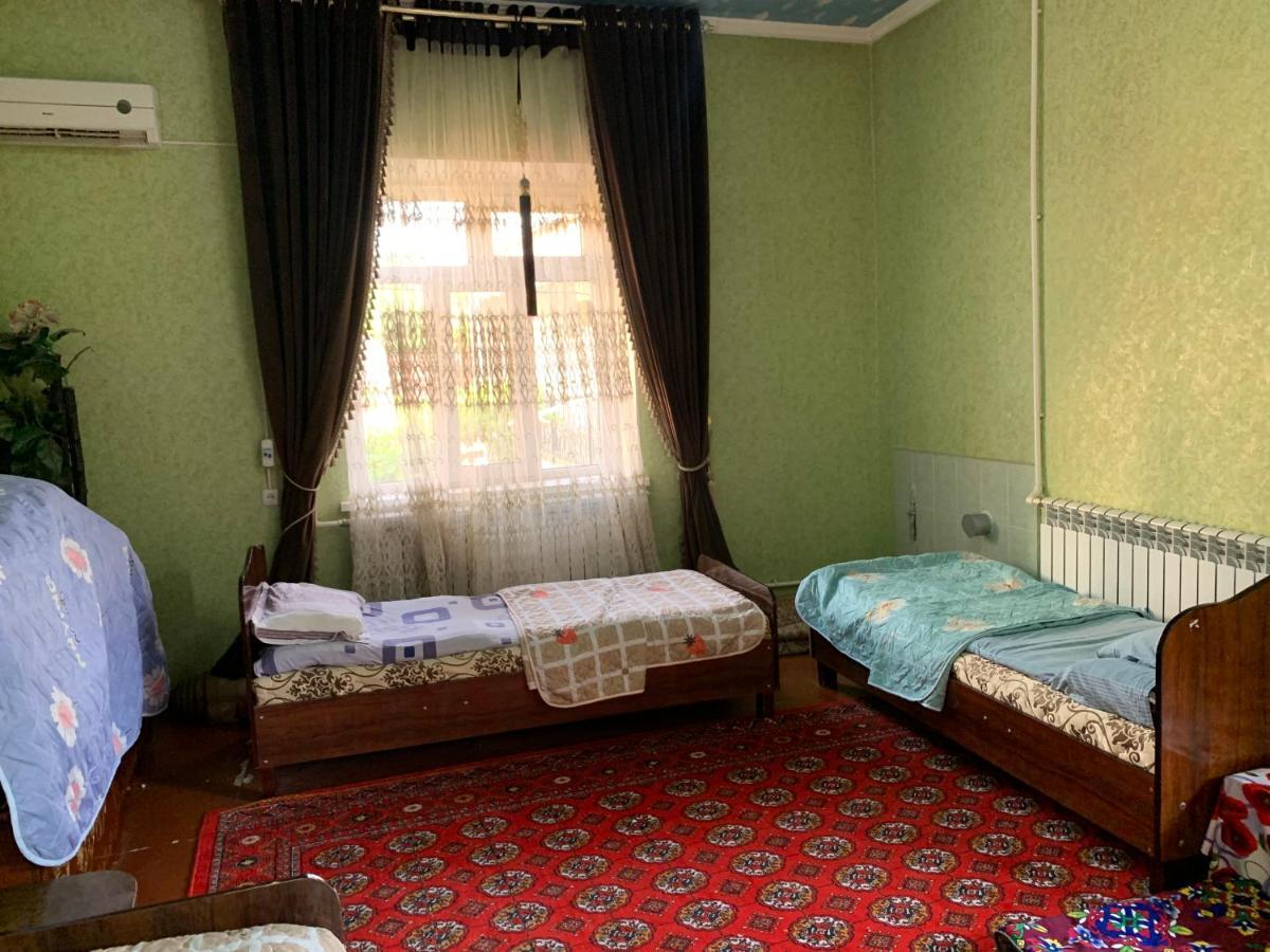 Muharram Homestay In The Neighborhood Of The Registan Square, 家族 ゲストハウス Самарканд Екстериор снимка