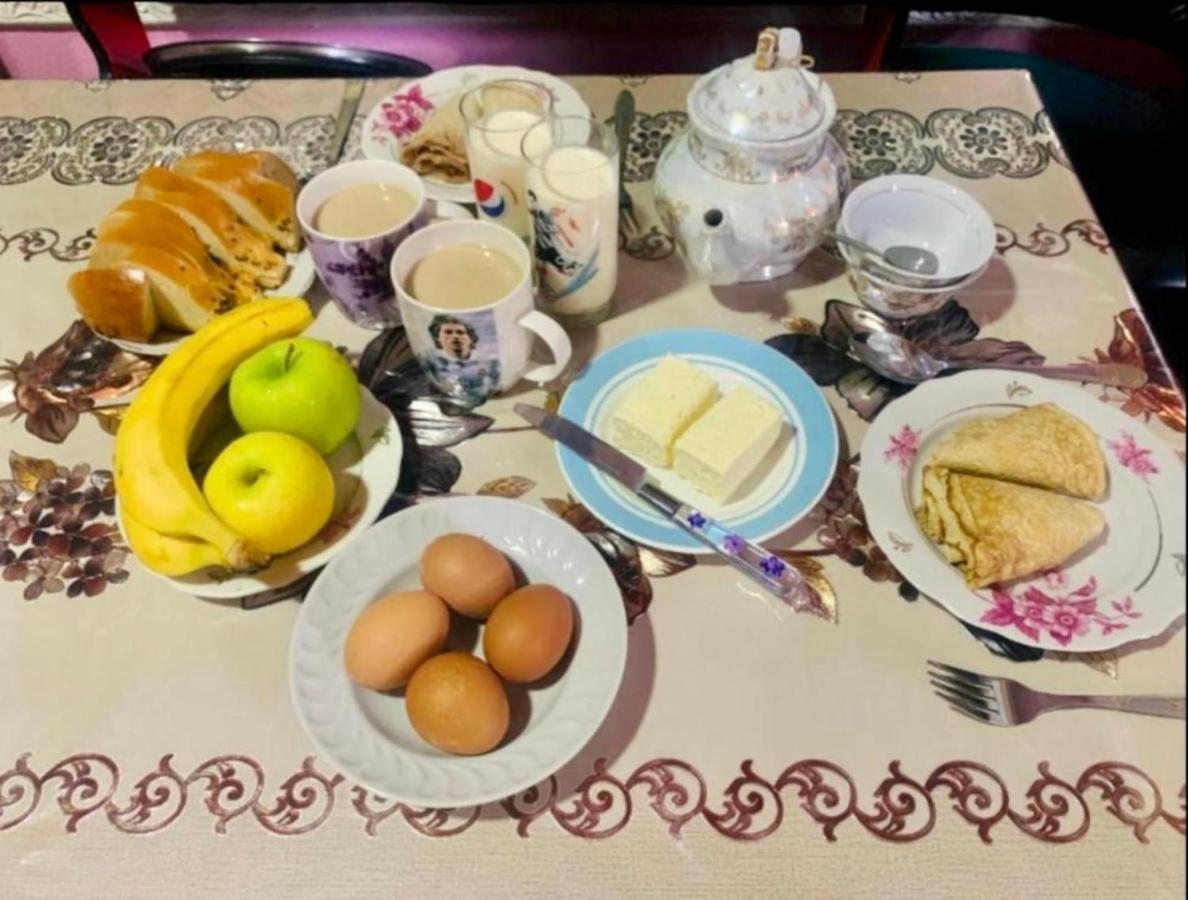 Muharram Homestay In The Neighborhood Of The Registan Square, 家族 ゲストハウス Самарканд Екстериор снимка