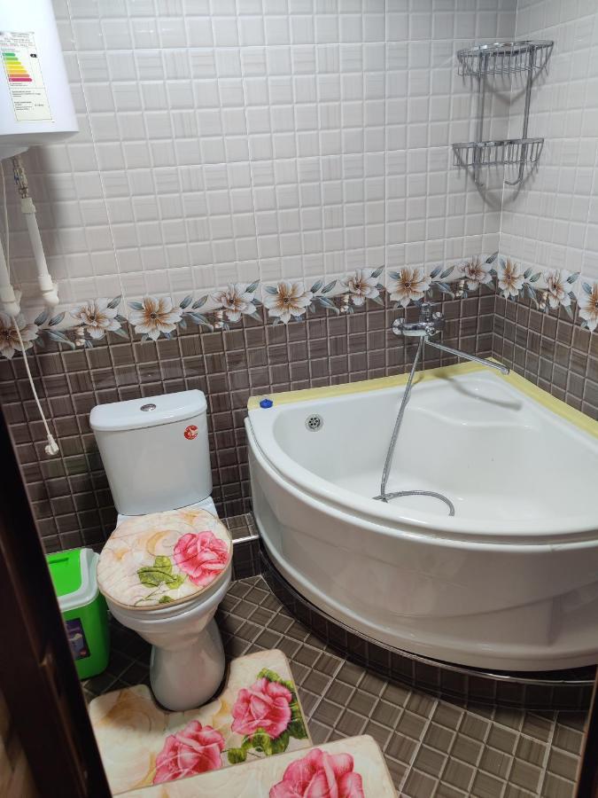 Muharram Homestay In The Neighborhood Of The Registan Square, 家族 ゲストハウス Самарканд Екстериор снимка
