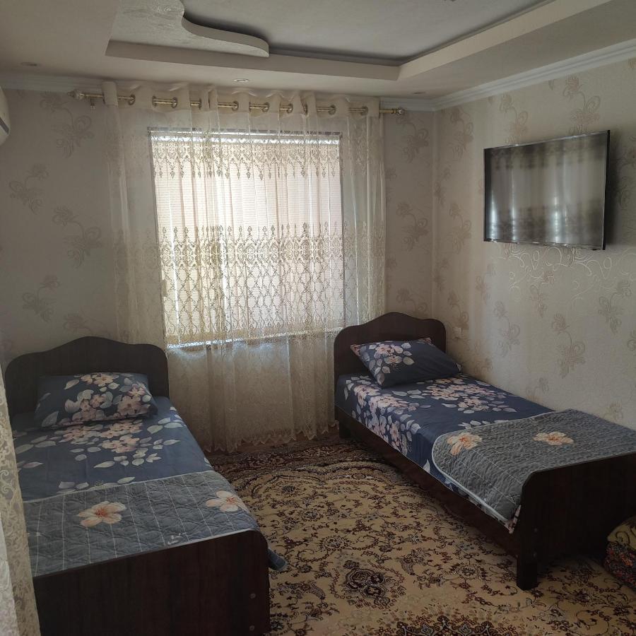 Muharram Homestay In The Neighborhood Of The Registan Square, 家族 ゲストハウス Самарканд Екстериор снимка