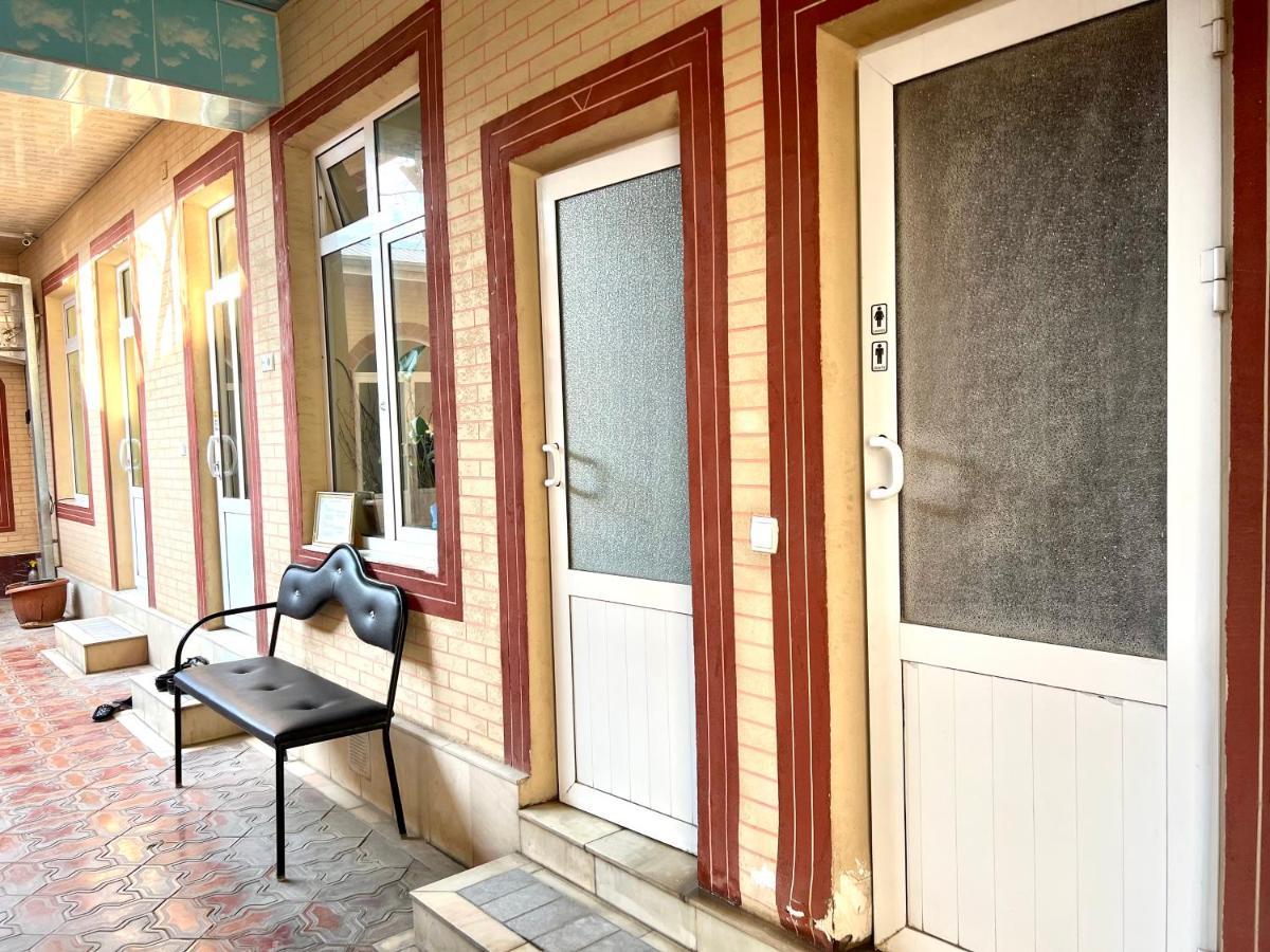 Muharram Homestay In The Neighborhood Of The Registan Square, 家族 ゲストハウス Самарканд Екстериор снимка
