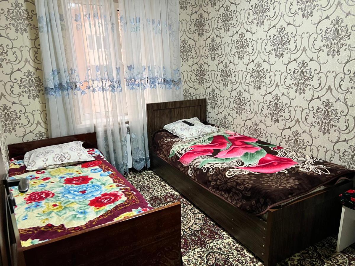 Muharram Homestay In The Neighborhood Of The Registan Square, 家族 ゲストハウス Самарканд Екстериор снимка