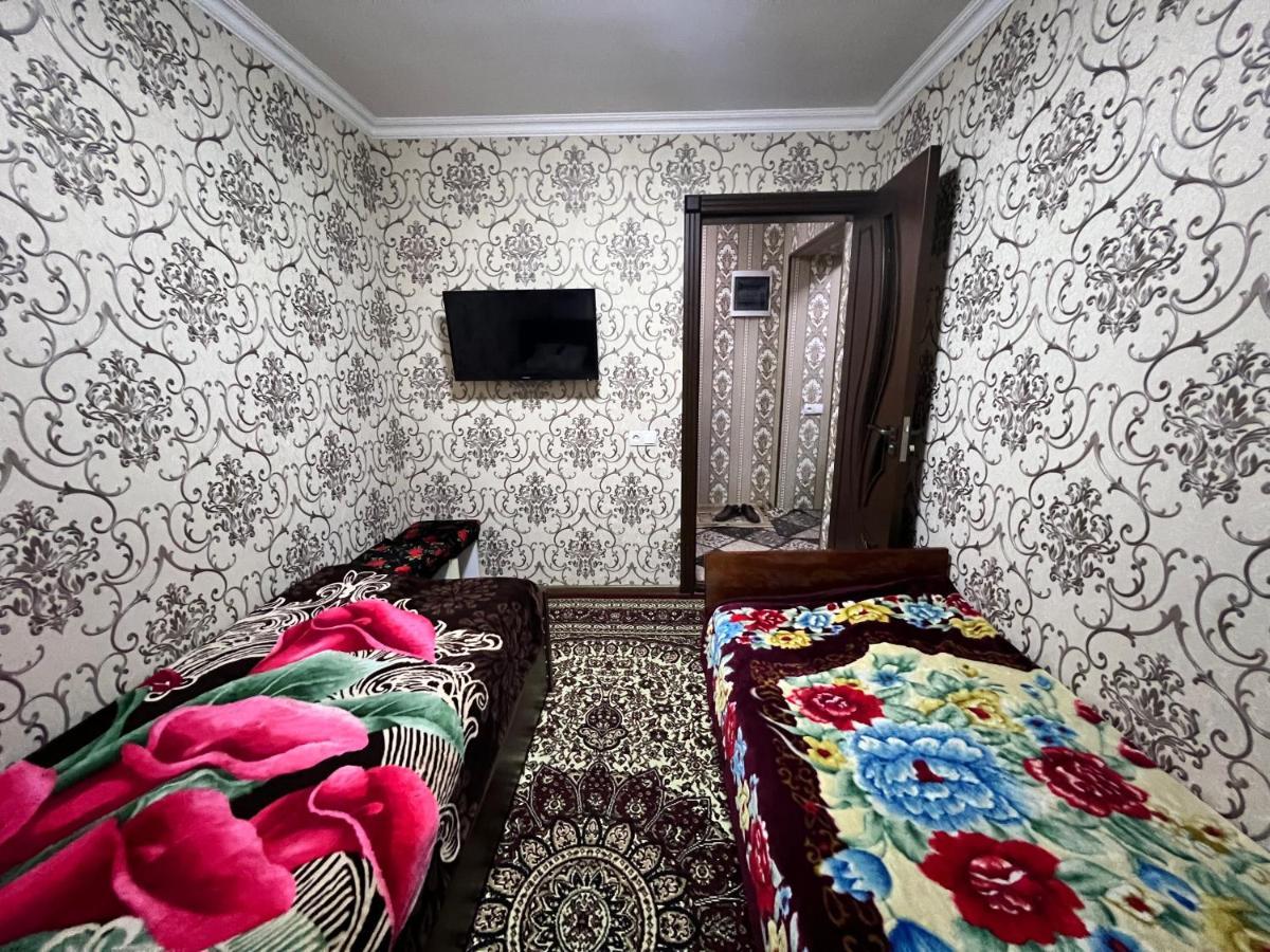 Muharram Homestay In The Neighborhood Of The Registan Square, 家族 ゲストハウス Самарканд Екстериор снимка