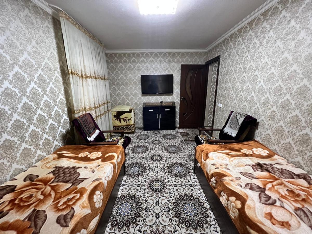 Muharram Homestay In The Neighborhood Of The Registan Square, 家族 ゲストハウス Самарканд Екстериор снимка