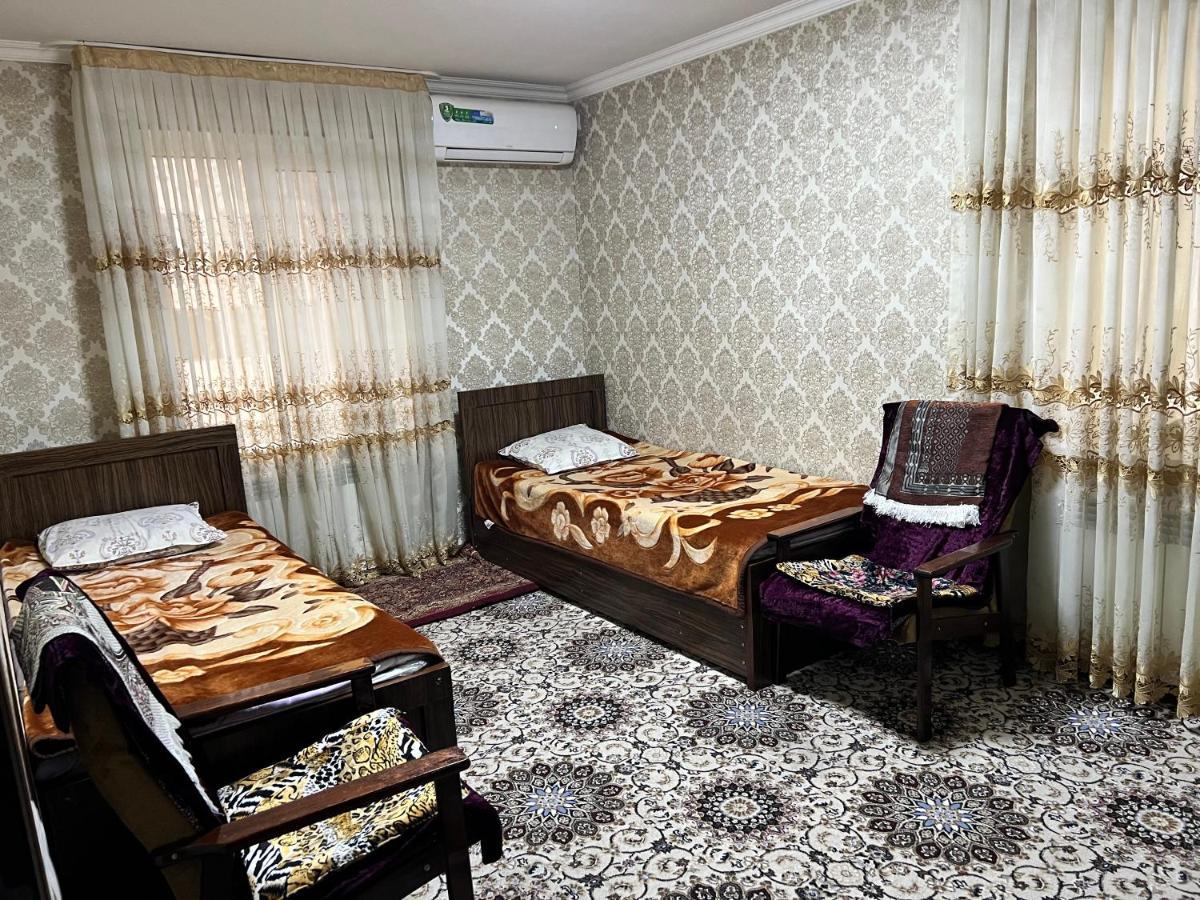 Muharram Homestay In The Neighborhood Of The Registan Square, 家族 ゲストハウス Самарканд Екстериор снимка