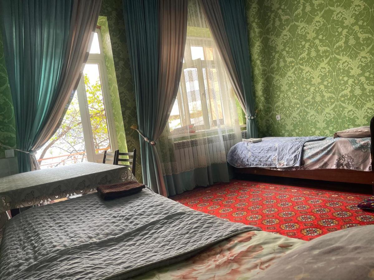Muharram Homestay In The Neighborhood Of The Registan Square, 家族 ゲストハウス Самарканд Екстериор снимка